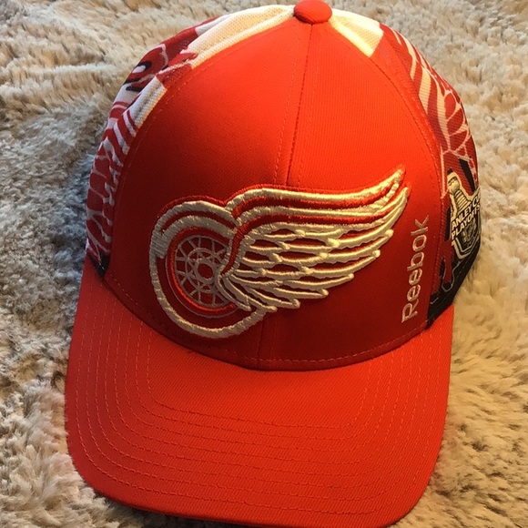 Reebok Other - red wings hat